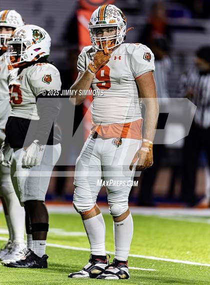 Thumbnail 3 in Plainfield East vs East St. Louis (IHSA 6A First Round) photogallery.