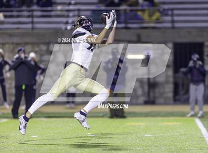 Thumbnail 3 in Hays vs. Saint Thomas Aquinas (KSHSAA 5A Final) photogallery.
