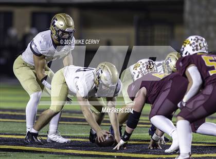 Thumbnail 2 in Hays vs. Saint Thomas Aquinas (KSHSAA 5A Final) photogallery.