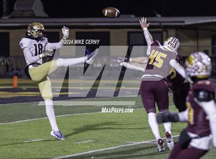 Thumbnail 1 in Hays vs. Saint Thomas Aquinas (KSHSAA 5A Final) photogallery.