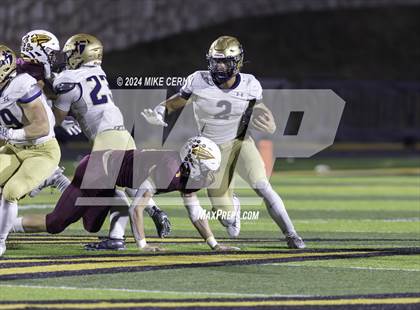 Thumbnail 2 in Hays vs. Saint Thomas Aquinas (KSHSAA 5A Final) photogallery.
