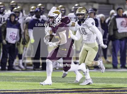 Thumbnail 1 in Hays vs. Saint Thomas Aquinas (KSHSAA 5A Final) photogallery.