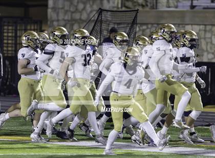 Thumbnail 1 in Hays vs. Saint Thomas Aquinas (KSHSAA 5A Final) photogallery.