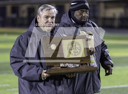 Thumbnail 3 in Hays vs. Saint Thomas Aquinas (KSHSAA 5A Final) photogallery.