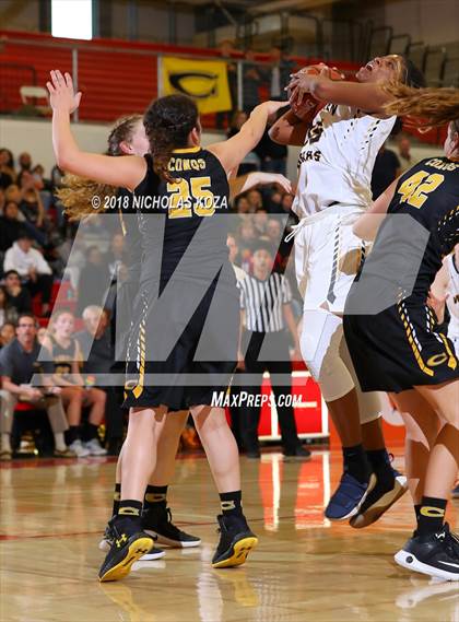 Thumbnail 3 in Cabrillo vs. Warren (CIF SS Division 3AA Finals) photogallery.