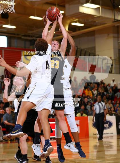 Thumbnail 2 in Cabrillo vs. Warren (CIF SS Division 3AA Finals) photogallery.