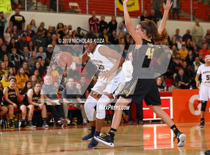 Thumbnail 3 in Cabrillo vs. Warren (CIF SS Division 3AA Finals) photogallery.