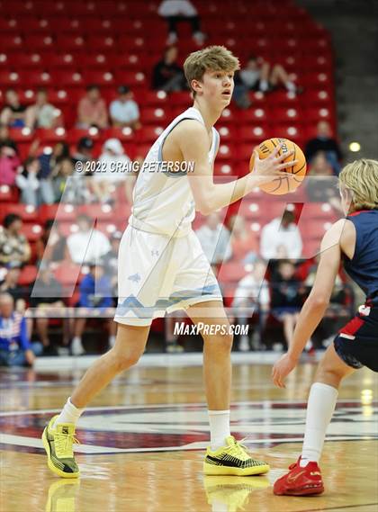 Thumbnail 3 in Sky View vs. Crimson Cliffs (UHSAA 4A Quarterfinal Playoff) photogallery.