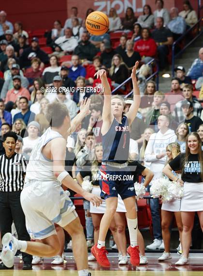 Thumbnail 2 in Sky View vs. Crimson Cliffs (UHSAA 4A Quarterfinal Playoff) photogallery.