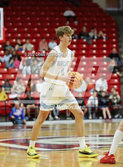 Thumbnail 2 in Sky View vs. Crimson Cliffs (UHSAA 4A Quarterfinal Playoff) photogallery.