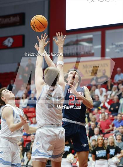 Thumbnail 3 in Sky View vs. Crimson Cliffs (UHSAA 4A Quarterfinal Playoff) photogallery.