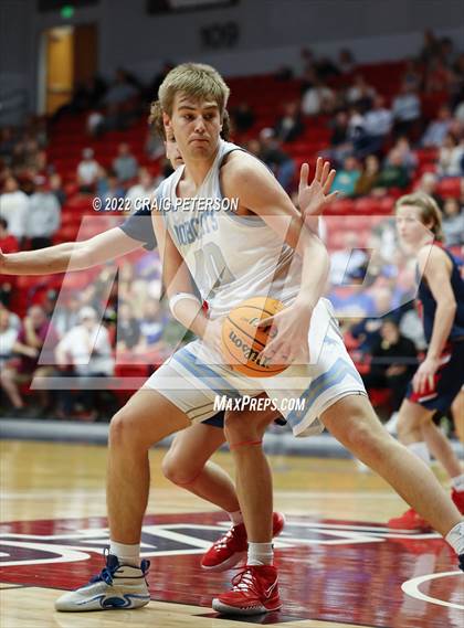 Thumbnail 3 in Sky View vs. Crimson Cliffs (UHSAA 4A Quarterfinal Playoff) photogallery.