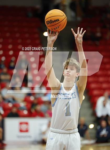 Thumbnail 1 in Sky View vs. Crimson Cliffs (UHSAA 4A Quarterfinal Playoff) photogallery.