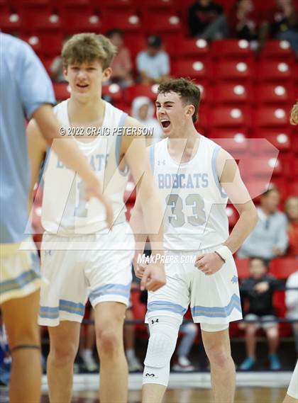 Thumbnail 3 in Sky View vs. Crimson Cliffs (UHSAA 4A Quarterfinal Playoff) photogallery.