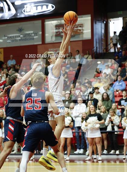 Thumbnail 1 in Sky View vs. Crimson Cliffs (UHSAA 4A Quarterfinal Playoff) photogallery.