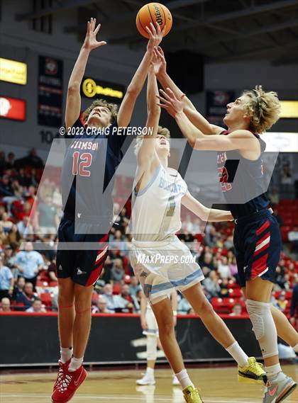 Thumbnail 2 in Sky View vs. Crimson Cliffs (UHSAA 4A Quarterfinal Playoff) photogallery.