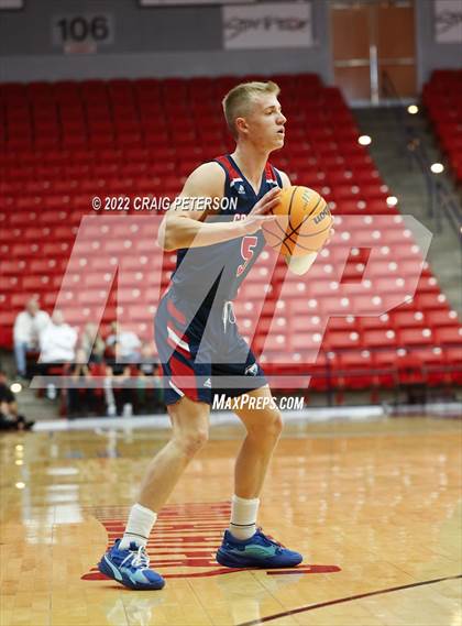 Thumbnail 2 in Sky View vs. Crimson Cliffs (UHSAA 4A Quarterfinal Playoff) photogallery.