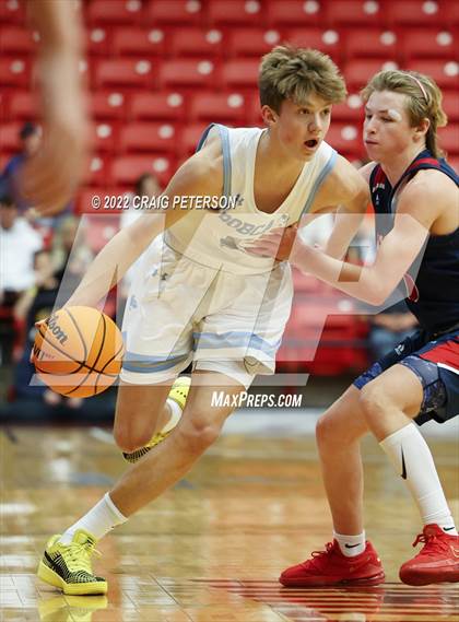 Thumbnail 3 in Sky View vs. Crimson Cliffs (UHSAA 4A Quarterfinal Playoff) photogallery.