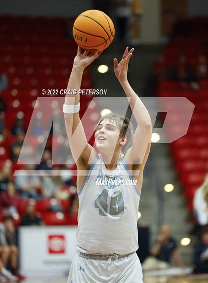Thumbnail 2 in Sky View vs. Crimson Cliffs (UHSAA 4A Quarterfinal Playoff) photogallery.