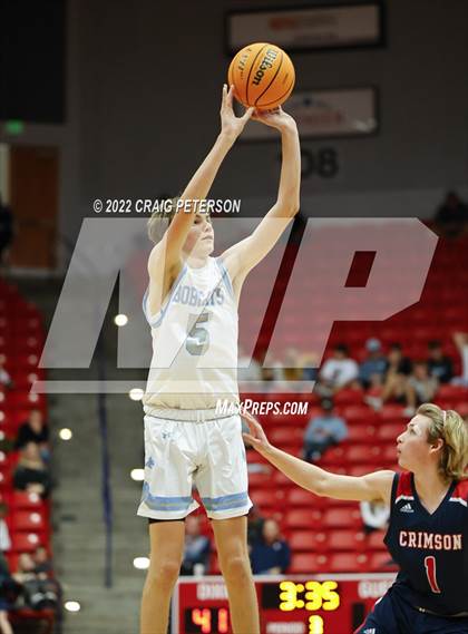 Thumbnail 3 in Sky View vs. Crimson Cliffs (UHSAA 4A Quarterfinal Playoff) photogallery.