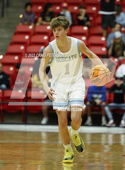 Thumbnail 2 in Sky View vs. Crimson Cliffs (UHSAA 4A Quarterfinal Playoff) photogallery.
