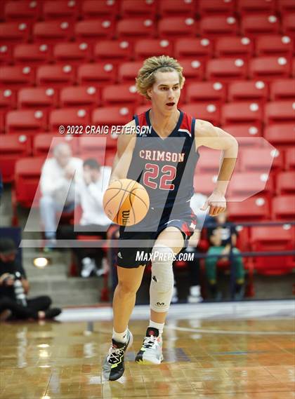 Thumbnail 2 in Sky View vs. Crimson Cliffs (UHSAA 4A Quarterfinal Playoff) photogallery.