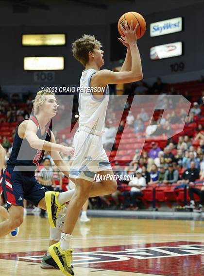 Thumbnail 1 in Sky View vs. Crimson Cliffs (UHSAA 4A Quarterfinal Playoff) photogallery.