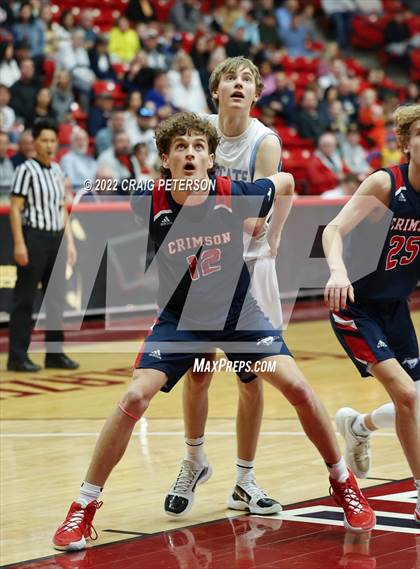 Thumbnail 2 in Sky View vs. Crimson Cliffs (UHSAA 4A Quarterfinal Playoff) photogallery.