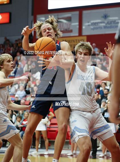 Thumbnail 2 in Sky View vs. Crimson Cliffs (UHSAA 4A Quarterfinal Playoff) photogallery.