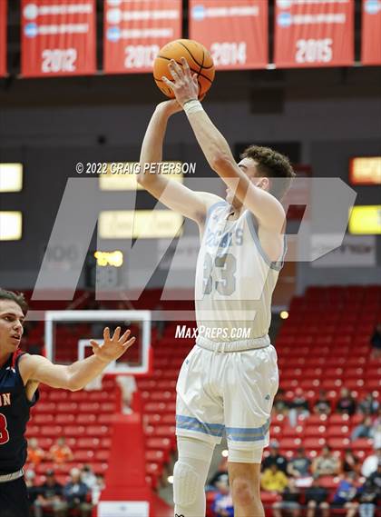 Thumbnail 2 in Sky View vs. Crimson Cliffs (UHSAA 4A Quarterfinal Playoff) photogallery.
