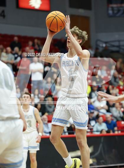 Thumbnail 3 in Sky View vs. Crimson Cliffs (UHSAA 4A Quarterfinal Playoff) photogallery.