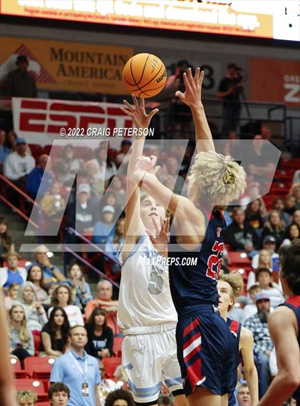 Thumbnail 3 in Sky View vs. Crimson Cliffs (UHSAA 4A Quarterfinal Playoff) photogallery.