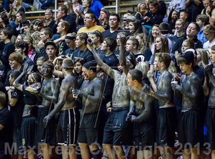 Thumbnail 2 in Shelbyville vs Northview (IHSAA 3A Regional Playoff) photogallery.
