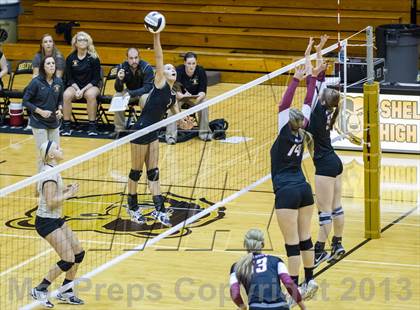 Thumbnail 2 in Shelbyville vs Northview (IHSAA 3A Regional Playoff) photogallery.