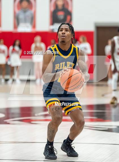 Thumbnail 2 in Park Tudor vs South Bend Riley (Paul Loggan Memorial Invite) photogallery.