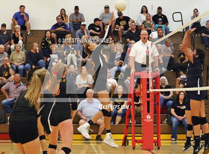 Thumbnail 2 in Central Catholic @ Oakdale photogallery.