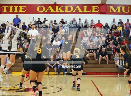 Thumbnail 1 in Central Catholic @ Oakdale photogallery.