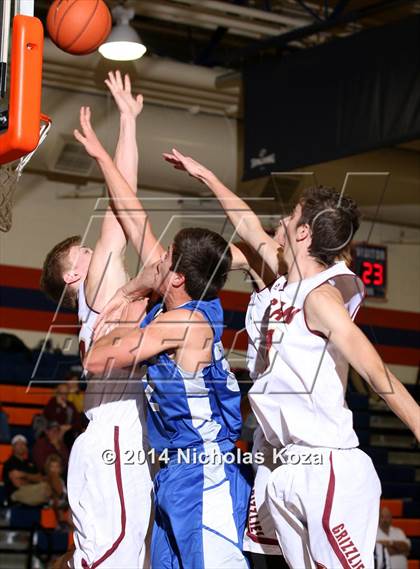 Thumbnail 2 in Logan vs. Bingham (Tarkanian Classic) photogallery.