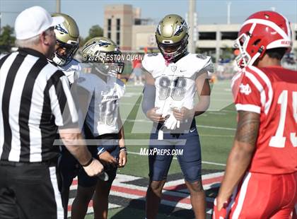 Thumbnail 1 in JV: St. John Bosco @ Mater Dei photogallery.