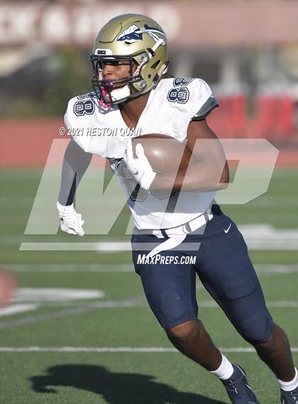 Thumbnail 1 in JV: St. John Bosco @ Mater Dei photogallery.