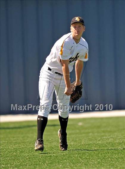 Thumbnail 1 in Sachse vs. Klein Oak (Scotland Yard Classic) photogallery.