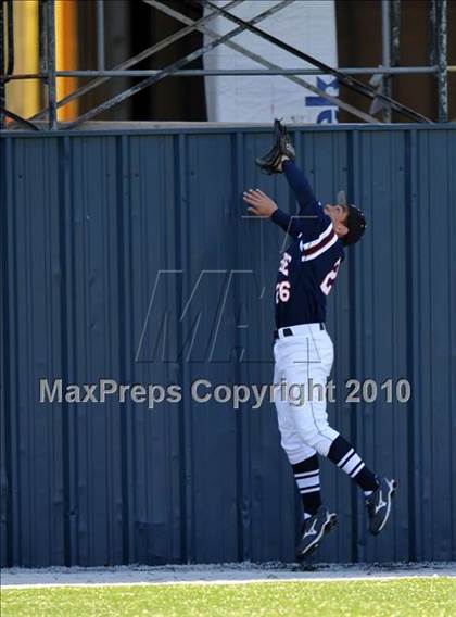 Thumbnail 2 in Sachse vs. Klein Oak (Scotland Yard Classic) photogallery.