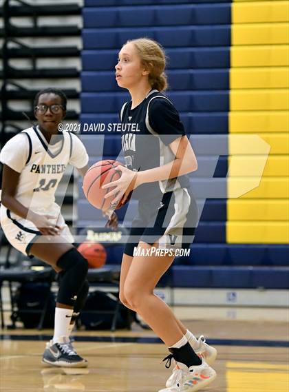 Thumbnail 1 in Vista del Lago vs. West Park (Rumble on the River) photogallery.