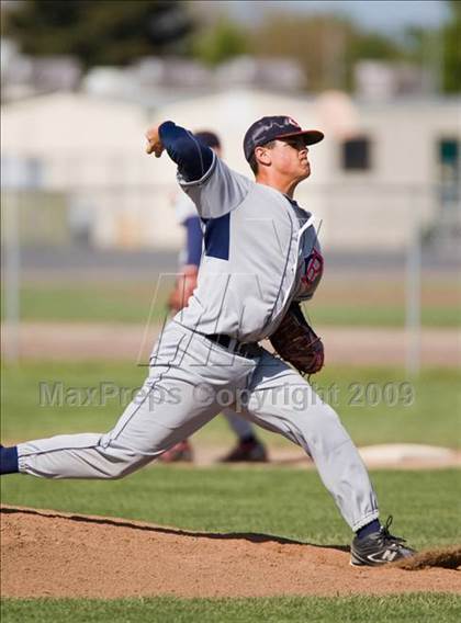 Thumbnail 3 in Redwood Christian vs. Ceres photogallery.