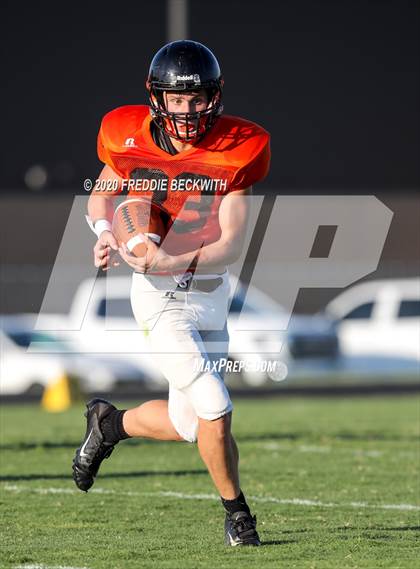 Thumbnail 1 in Howe vs. Tom Bean (scrimmage) photogallery.