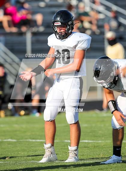 Thumbnail 2 in Howe vs. Tom Bean (scrimmage) photogallery.