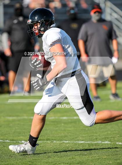 Thumbnail 1 in Howe vs. Tom Bean (scrimmage) photogallery.