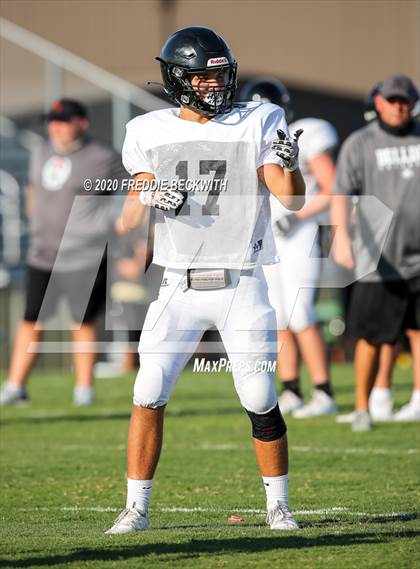 Thumbnail 2 in Howe vs. Tom Bean (scrimmage) photogallery.
