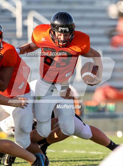 Thumbnail 2 in Howe vs. Tom Bean (scrimmage) photogallery.