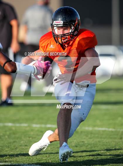 Thumbnail 3 in Howe vs. Tom Bean (scrimmage) photogallery.